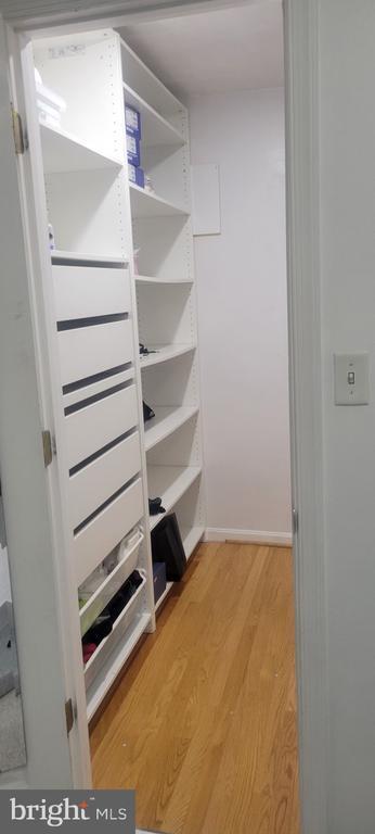 Building Photo - 2133 Hallmark Dr