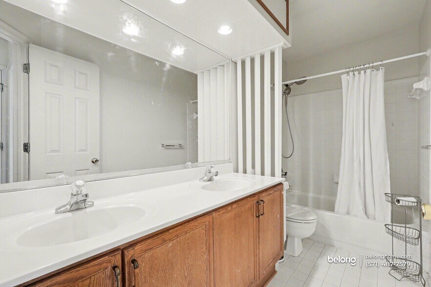 Building Photo - 14789 Truitt Farm Dr