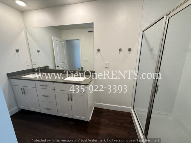Building Photo - NO DEPOSIT option available for qualified renters with Obligo!