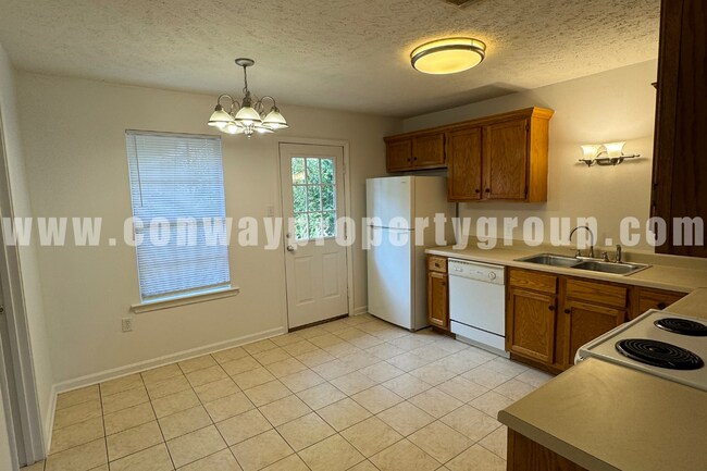 Building Photo - 96 Donna Kay Dr