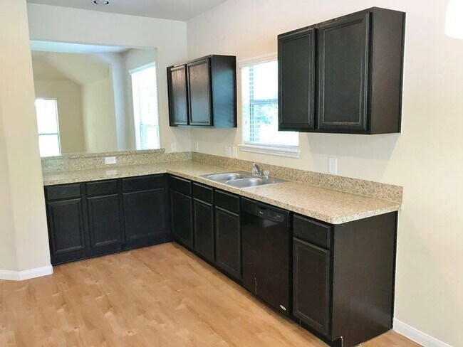 Building Photo - 13633 Hidden Valley Dr