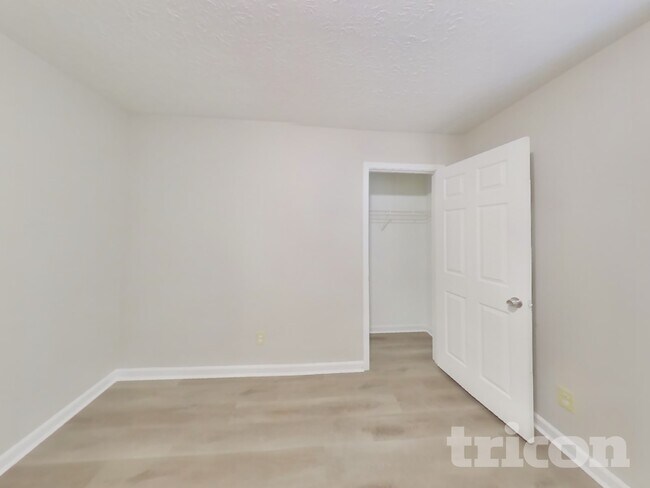 Building Photo - 2407 Windridge Dr NE