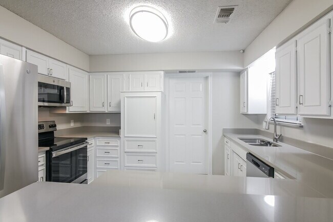 Building Photo - 436 Northwood Trail