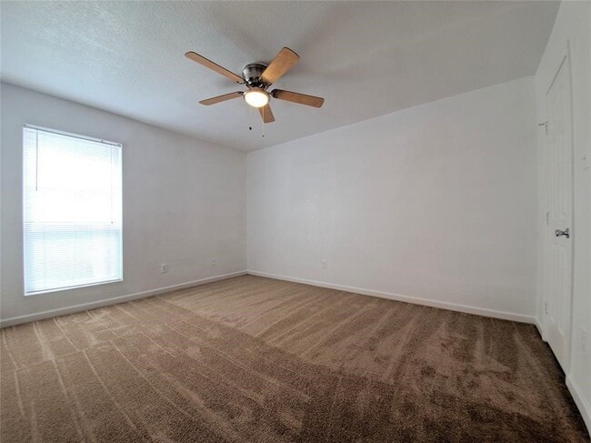 Building Photo - 8100 Creekbend Dr