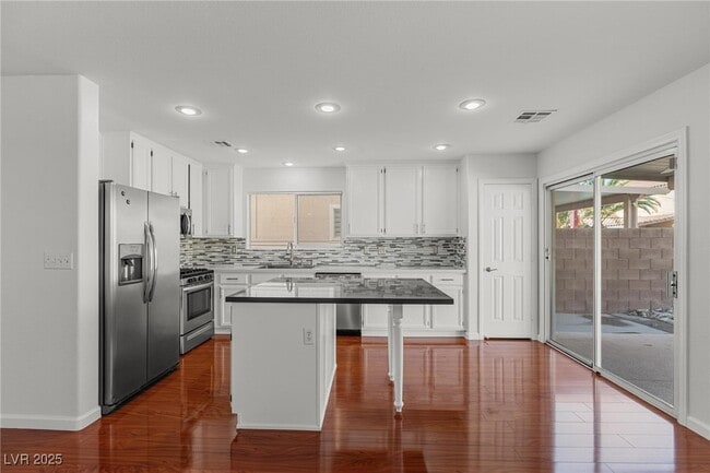 Building Photo - 11135 Alora St