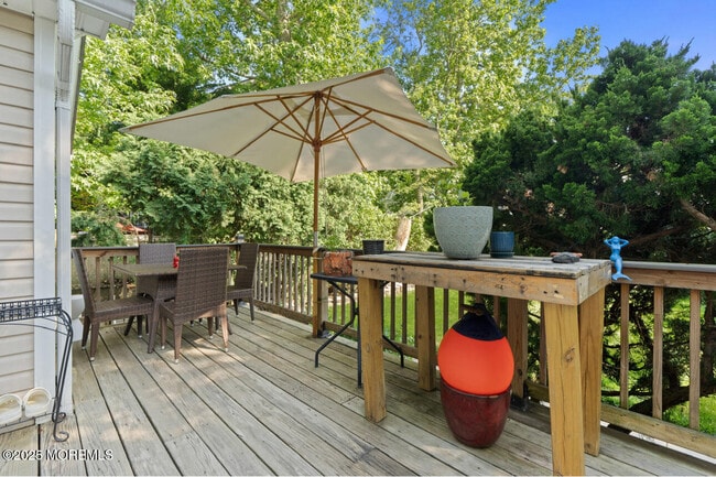 Building Photo - 517 Laurel Ave