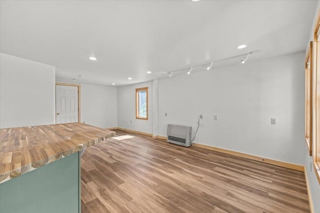 Building Photo - 32 Goodell Ave