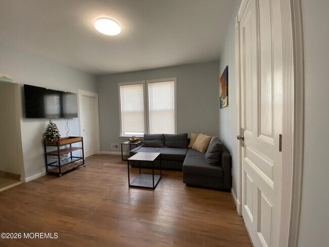 Building Photo - 95 Cooper Ave