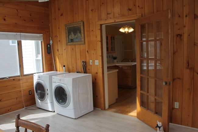 Building Photo - 112 Cottage St