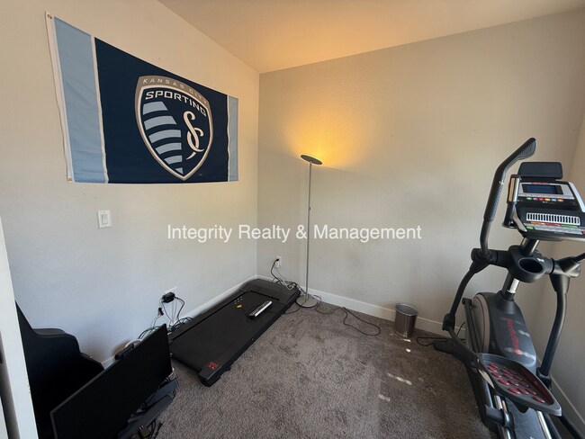 Building Photo - 5557 W 10th Ave