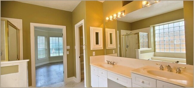 Building Photo - 12906 Silent Shore