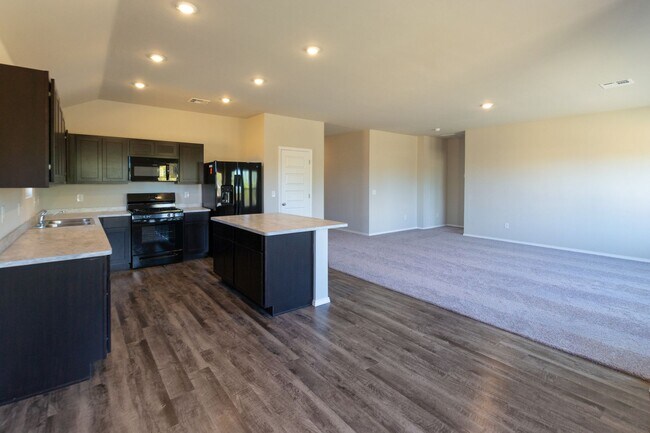 Building Photo - BRAND NEW! 4 Bed 2 Bath Home in Newcastle!
