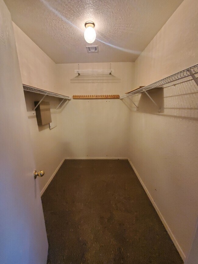 Building Photo - 9200 Checkerbloom Dr