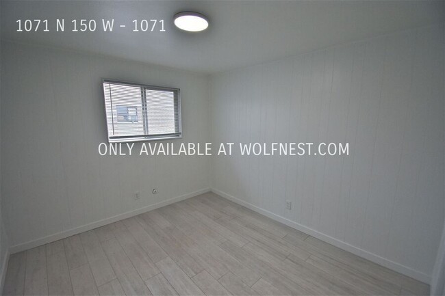 Building Photo - Newly Updated 2 Bed Orem Unit! No Deposit ...