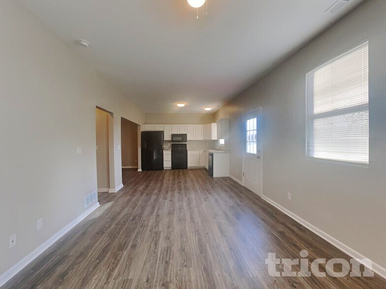 Building Photo - 1098 Tomahawk Pl