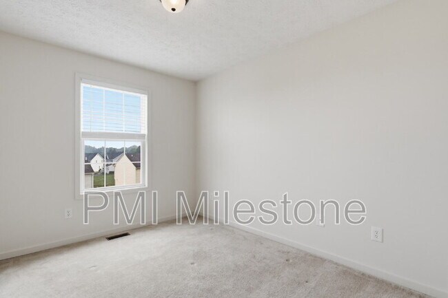 Building Photo - 75 Foal Ln