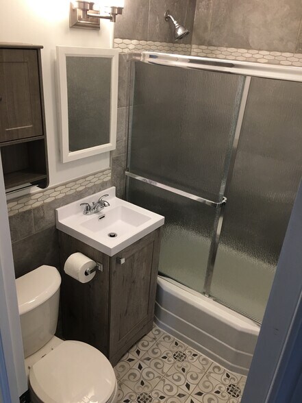 Bathroom - 6717 Huron Ave