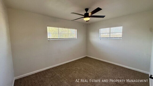 Building Photo - 3037 E Brill St