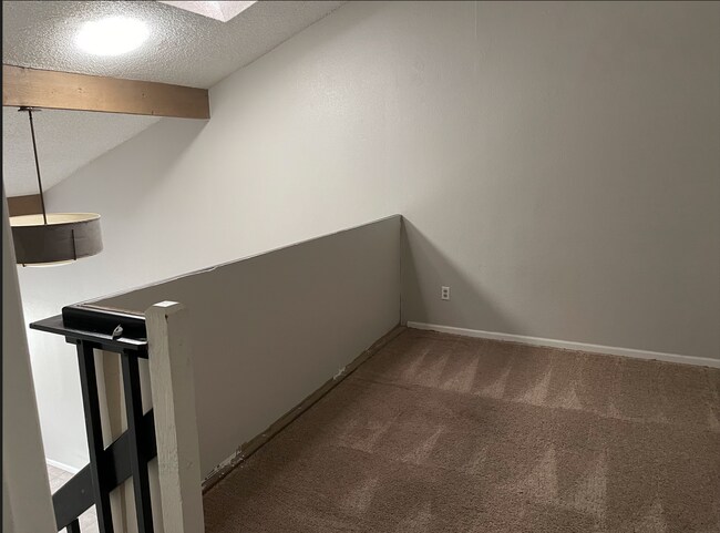 Building Photo - 11917 Bob White Dr