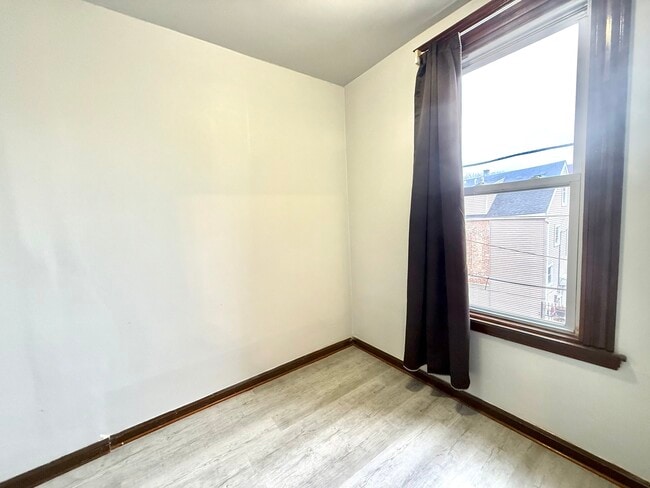 Building Photo - 2141 S Marshall Blvd