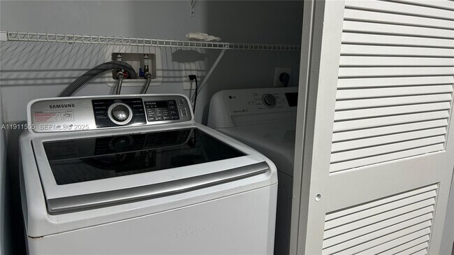 Building Photo - 3100 Riverside Dr