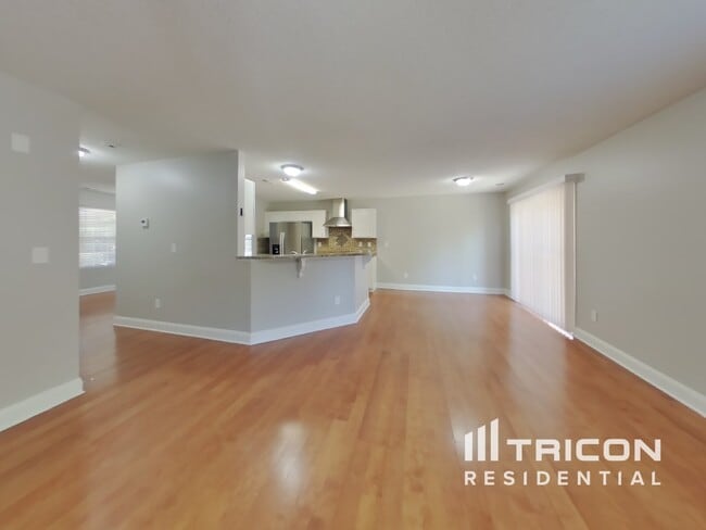 Building Photo - 2203 Ballingarry Dr
