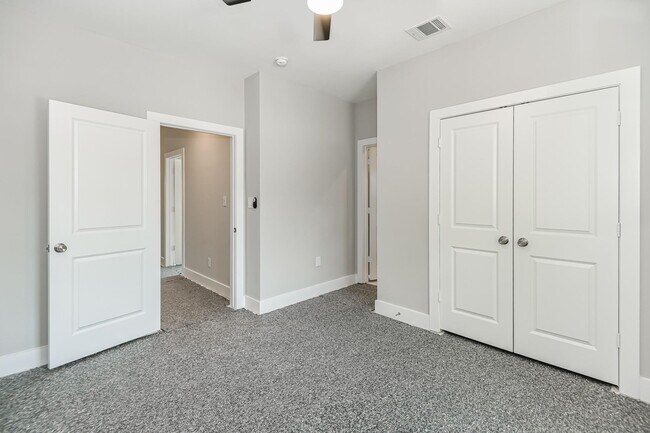 Building Photo - 3547 Dreyfus St