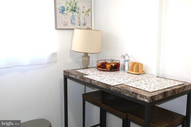 Building Photo - 5934 Mayflower Ct