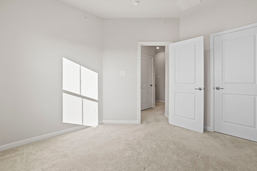 Building Photo - 115 Mossy Oak Dr