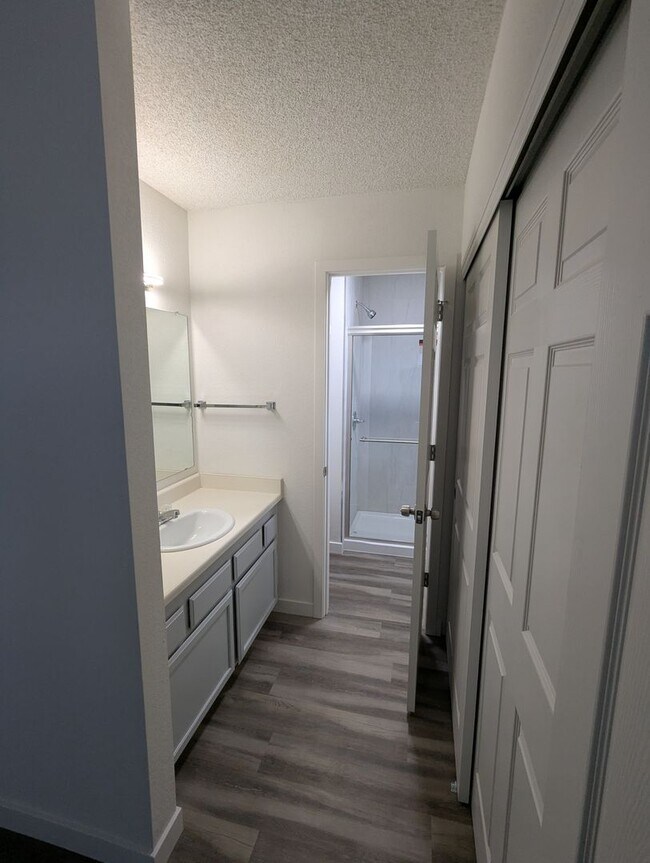 Building Photo - SUPER NICE REMODELED 3 BED, 3 BATH HOME IN HIGHLANDS RANCH!  FEBRUARY 1ST OCCUPANCY!