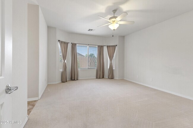 Building Photo - 10831 E Sylvan Ave