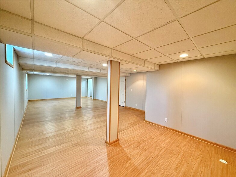 Building Photo - 1590 Nine Iron Dr