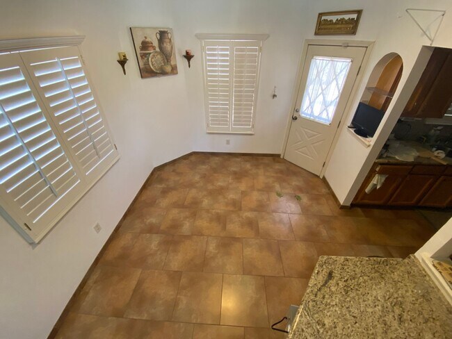 Building Photo - EASTSIDE HOME FOR RENT