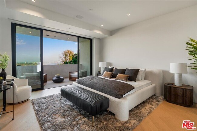 Building Photo - 766 Paseo Miramar