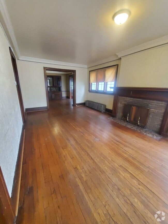 Building Photo - 2922-2924 W Juneau Ave. - 3 Unit