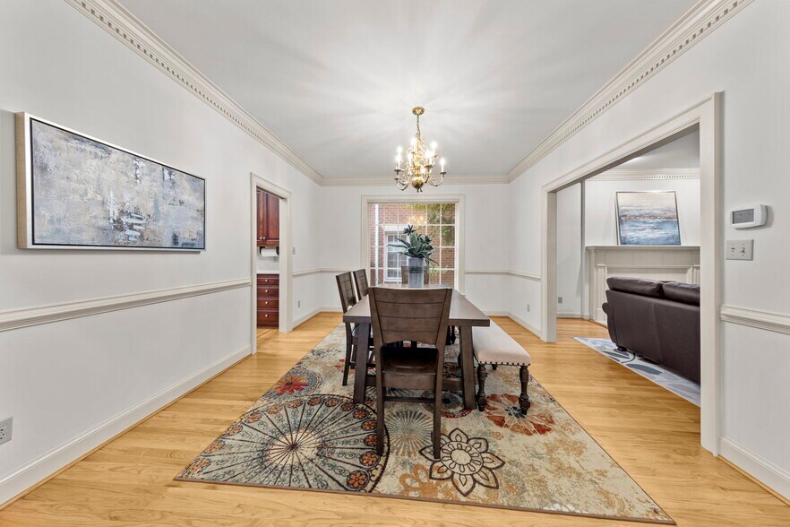 Building Photo - 325 Raleigh Ave