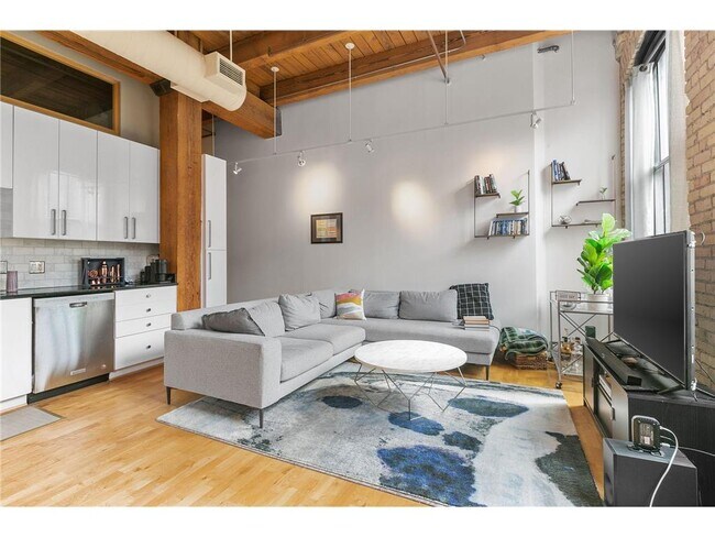 Building Photo - 400 N 1st St