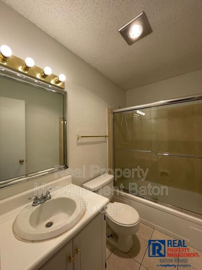 Building Photo - Condo: Jefferson Hills