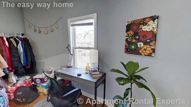 Building Photo - 50 Derby St