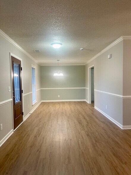 Building Photo - 105 Heber Trail