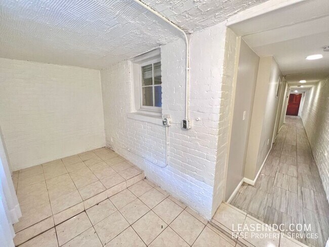 Building Photo - 130 Seaton Pl NW
