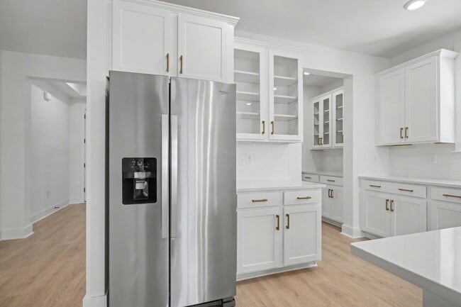 Building Photo - 3084 Claredon St