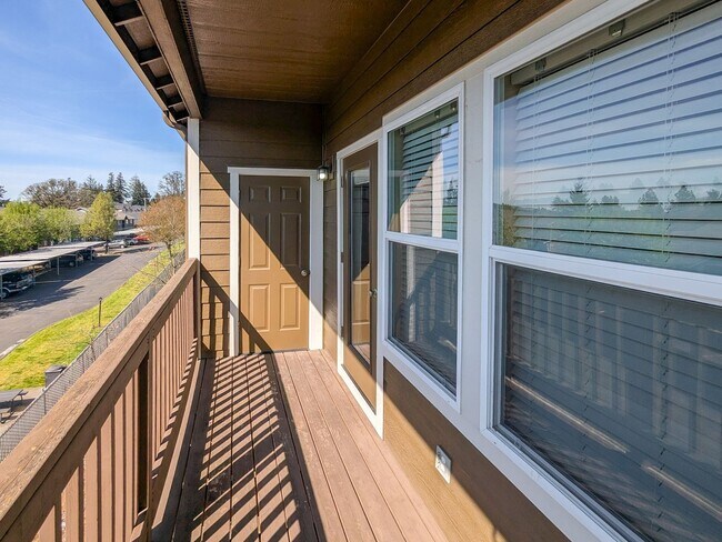 Building Photo - 5997 Blue River Dr SE