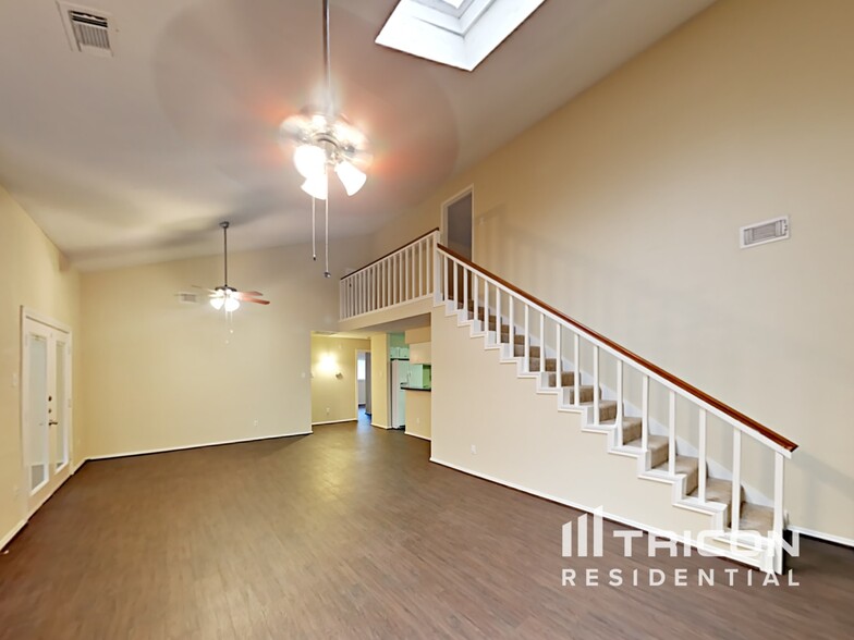 Building Photo - 943 Somercotes Ln