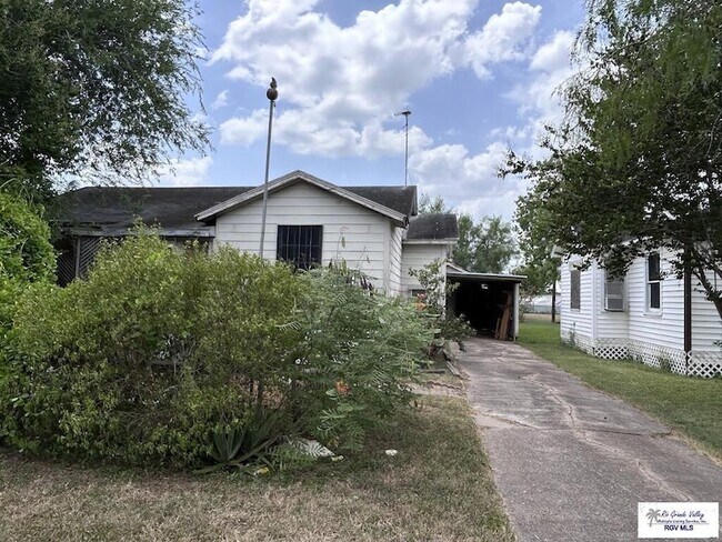 Building Photo - 1181 N Dick Dowling St