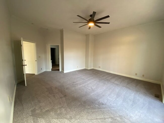Building Photo - 5117 S Nettleton Ave