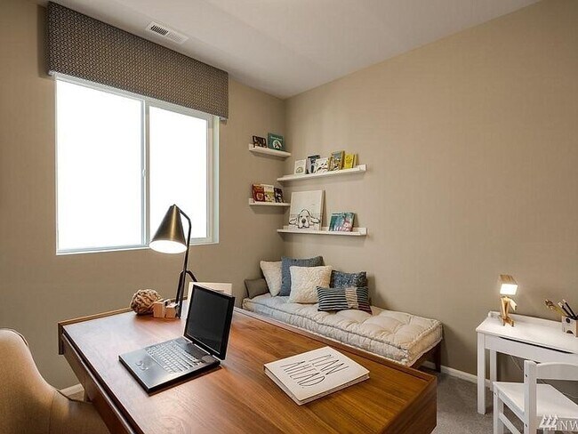 Building Photo - 18424 111th Ave E