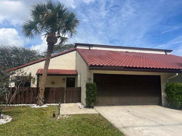 Building Photo - 541 NE 47th St