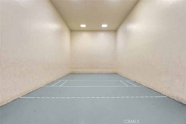Building Photo - 5535 Canoga Ave