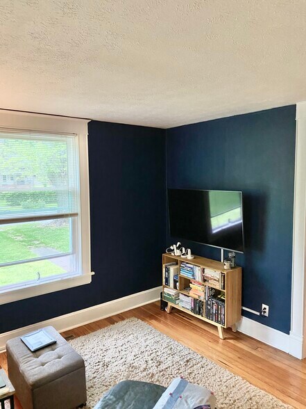 Newer pic of living room (updated paint) - 1310 N Clay Ave